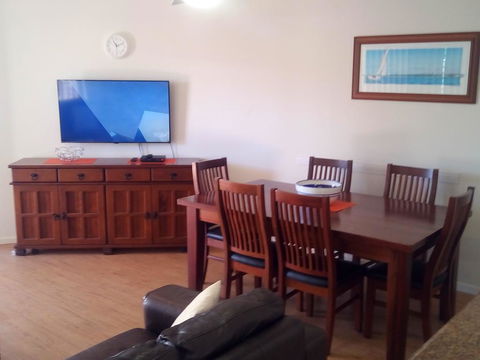 The Apartments Kings Beach Surfside - Accommodation Rockhampton 2