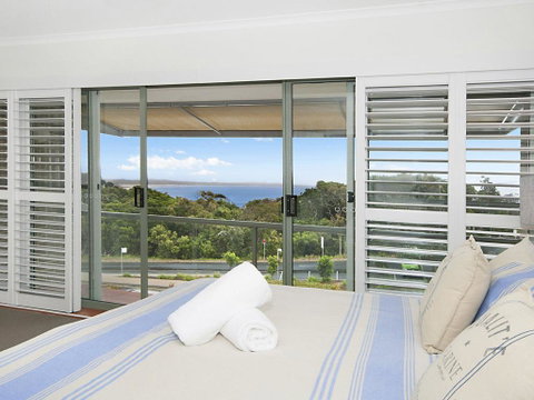 #8 James Cook Apartments - Accommodation Rockhampton 0