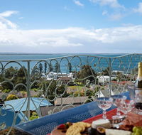 'Baylife Villa' 4a Warruga St - Large home with WIFI Netflix Aircon Linen  Spectacular Views - Accommodation Rockhampton