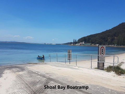 'Beach Break 1', 1/10 Lionel Street - Upstairs Unit With Aircon - Accommodation Rockhampton 3