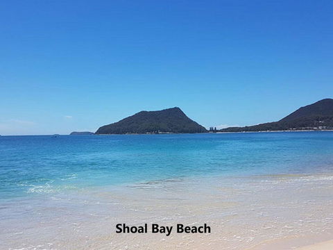 'Beach Break 1', 1/10 Lionel Street - Upstairs Unit With Aircon - Accommodation Rockhampton 2