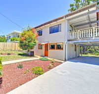 'Beach Break 2' 2/10 Lionel St - downstairs unit with Aircon - Accommodation Rockhampton