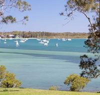 'Corlette Waterfront' 2/44 Danalene Parade - Waterfront Luxury WIFI Aircon Boat Parking - Accommodation Rockhampton