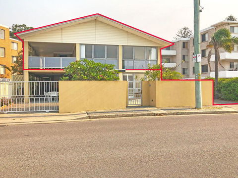 'Mooring Two Upstairs', 23 Shoal Bay Rd - Stunning Views, WIFI, Air Conditioning And Boat Parking - Accommodation Rockhampton 0