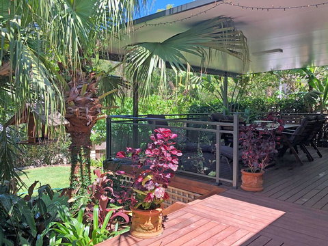 'Sandy Palms' 28 Moorooba Cr - Beautiful Home With Wifi, Air-con And Boat Parking - Accommodation Rockhampton 0