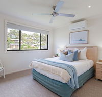 'Sandy Point Haven' 21a Sandy Point Rd - Stylish Haven with WIFI Air conditioning  Water views - Accommodation Rockhampton