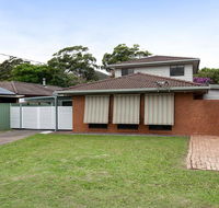 'Willows At The Bay' 111 Horace St - Large House with Aircon WIFI and Boat Parking. - Accommodation Rockhampton