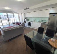 just listed Bolton St 1br 350m walk to Newcastle beach  Wifi end Eand - Accommodation Rockhampton