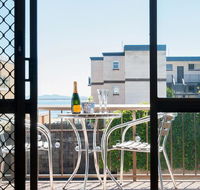 1 'BAHIA' 47 RONALD AVE - GREAT LOCATION WITH FILTERED WATER VIEWS - Accommodation Rockhampton