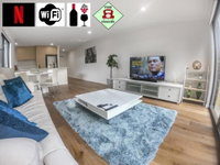 1 Bdrm Close Airport/Shops WIFI NETFLIX PARKING