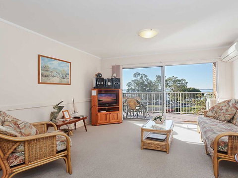 10 'Teramby Court' 104 Magnus Street - In Nelson Bay CBD With Water Views And WIFI - Accommodation Rockhampton 2