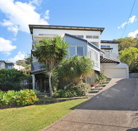 10 Barra Crescent Coolum Beach 500 BOND WIFI walking distance to beach - Accommodation Rockhampton
