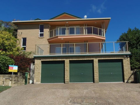 100 Cooloola Drive - Accommodation Rockhampton 2