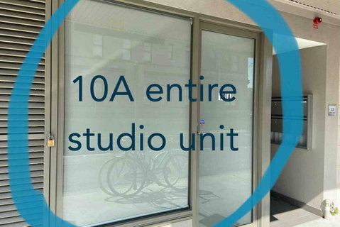10A Brunswick Living Brand New Studio Unit Close To Airport And CBD - Accommodation Rockhampton 2