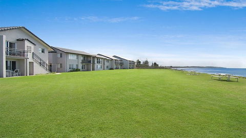 10T Beachfront Apartments - Accommodation Rockhampton 1