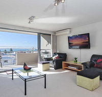 11 'Bayview Apartment' 42 Stockton Street - right in the CBD of Nelson Bay with water views - Accommodation Rockhampton