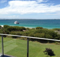 11 'Luskin Lodge' 29 Weatherly Close - stunning water views - Accommodation Rockhampton