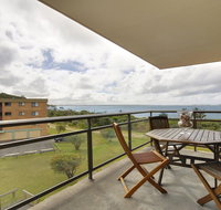 11 'Promenade' 8 Intrepid Close - air conditioned unit with beautiful water views - Accommodation Rockhampton