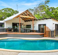 11 Naiad Court - Rainbow Shores Fantastic Family Retreat Swimming Pool 200m to beach Free Wi-Fi - Accommodation Rockhampton