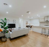 118 Refreshing 3BR Werribee Family House - Accommodation Rockhampton
