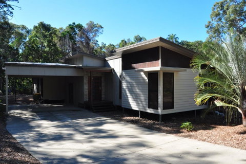 12 Satinwood Drive - Family Home With Swimming Pool Located In Natural Bushland And Close To Beach - Accommodation Rockhampton 0