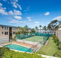 14 'THE DUNES' 38 MARINE DR - LARGE UNIT WITH POOL TENNIS COURT AND DIRECTLY ACROSS FROM FINGAL - Accommodation Rockhampton