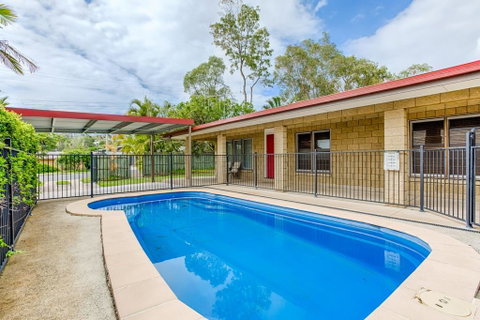 14 Double Island Drive - Rainbow Beach, Large Holiday House With Pool,Pets Welcome, Free Wi-Fi - Accommodation Rockhampton 0