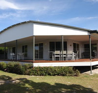 14 Zircon Street - Centrally located family home with covered deck close to patrolled beach  shops - Accommodation Rockhampton