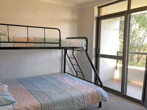 15 'The Commodore' 9-11 Donald Street - Great Unit Only A Short Walk To CBD - Accommodation Rockhampton 1