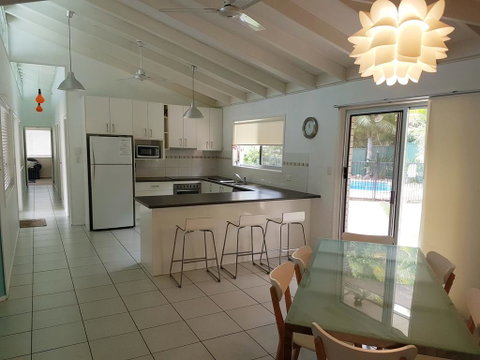15 Larapinta Court - Family Home With Swimming Pool In A Quiet Street And Central Location Close To CBD - Accommodation Rockhampton 0