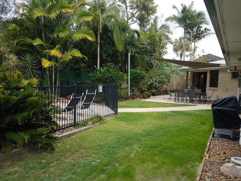 15 Larapinta Court - Family Home With Swimming Pool In A Quiet Street And Central Location Close To CBD - Accommodation Rockhampton 3