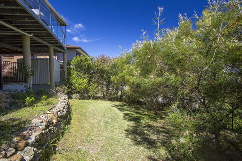 17 Canberra Crescent - Prestige Views At Burrill Lake - Accommodation Rockhampton 2