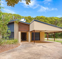 18 Naiad Court - Rainbow Shores Modern Beach House Walk to Beach - Accommodation Rockhampton