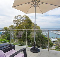 2 'Paradiso' 4 Laman Street - beautiful unit with stunning water views  pool - Accommodation Rockhampton
