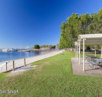 2 'Westpoint' 2 Thurlow Avenue - ground floor linen supplied views - Accommodation Rockhampton