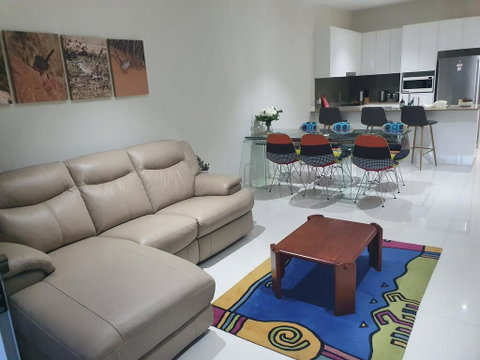 2 BDR Sea View Guest House - Accommodation Rockhampton 3
