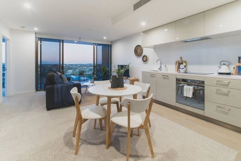 2 Bed Brisbane Resort Apartment - Accommodation Rockhampton 2