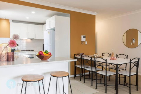 2 Bedroom 2 Bathroom Apt With Balcony And Parking - Accommodation Rockhampton 2