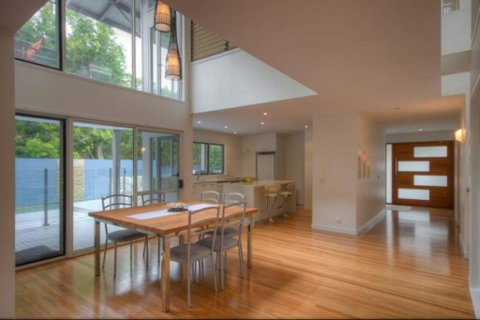 2 Satinwood Drive - Rainbow Shores, Executive Level Beach House, Pool, Walk To Beach - Accommodation Rockhampton 3