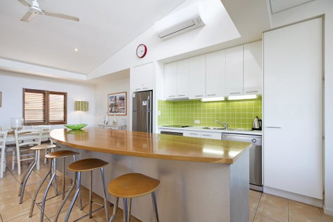 2/22 Stevens - Accommodation Rockhampton 0