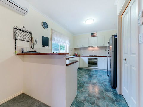 2/3 Wyndham Ave,Cowes - Accommodation Rockhampton 2