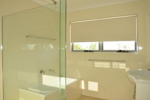 21 Tingira Close - Family Home In A Quiet Street Enjoying Ocean Views - Accommodation Rockhampton 2