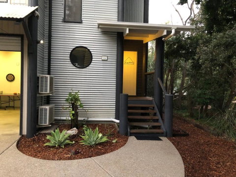 25 Naiad Court - Rainbow Shores, The Ultimate Beachside Executive Property, Air Conditioned - Accommodation Rockhampton 2
