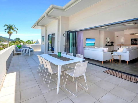 Cairns North 4-Bed With Outdoor Dining & Pool - Accommodation Rockhampton 3