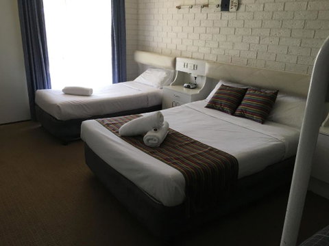 CAPRICORN MOTOR Inn - Accommodation Rockhampton 4