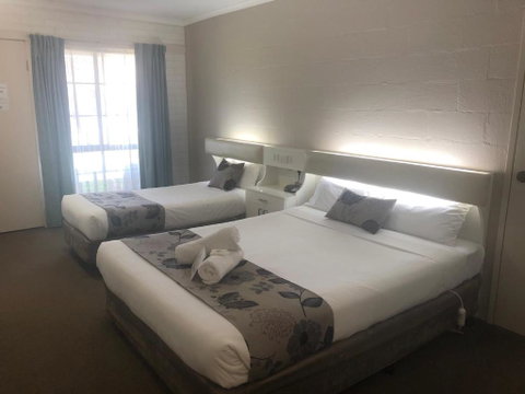 CAPRICORN MOTOR Inn - Accommodation Rockhampton 3
