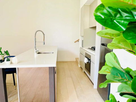 Charming And Cozy 3 Bedroom Condo Parking, Wi-Fi - Accommodation Rockhampton 2