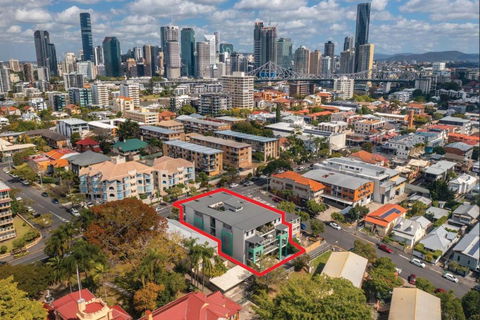 Cirque Apartments - Accommodation Rockhampton 0