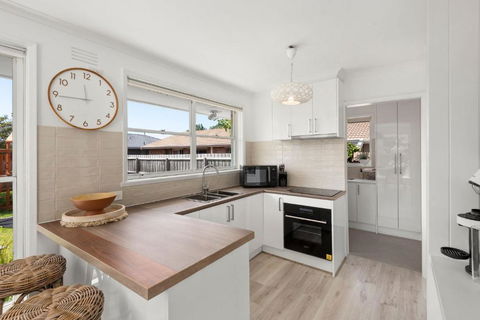 Collins Coastal - Accommodation Rockhampton 3