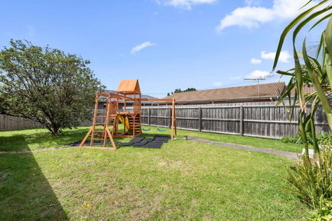 Collins Coastal - Accommodation Rockhampton 0